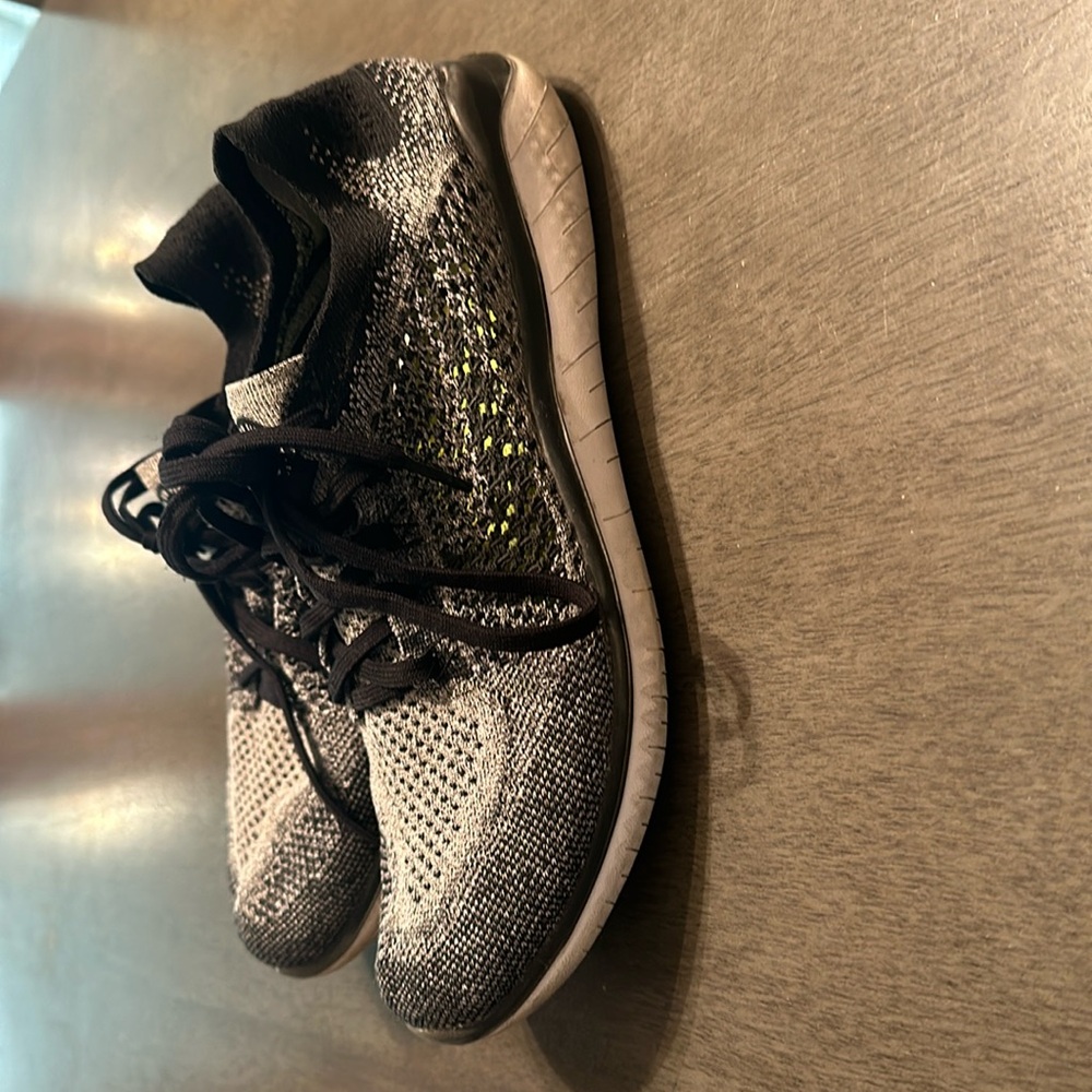 Women’s Nike Free Flyknit shoes- size 9